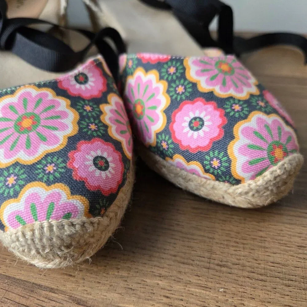 LIKE NEW NEVER WORN BODEN FLORAL STRAPPY ESPADRILLE WEDGE SANDALS 7.5 US 38 EU